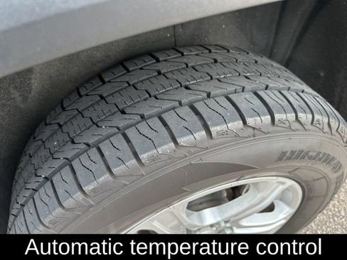 Used 2017 GMC Acadia SLE image 10