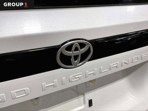 Certified 2025 Toyota Grand Highlander AWD image 31