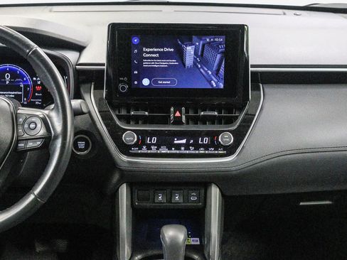 Used 2023 Toyota Corolla Cross XLE w/ Convenience Package FWD image 16