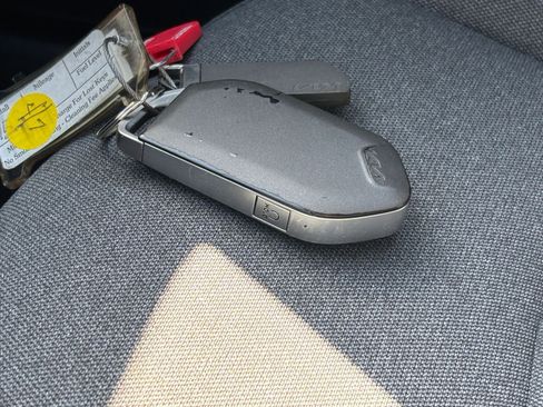 Used 2025 Kia K4 LXS image 23