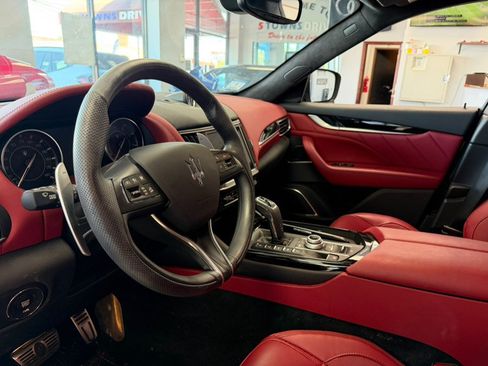 Used 2022 Maserati Levante Modena AWD/4WD image 21