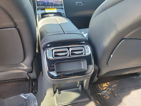 Certified 2025 Mercedes-Benz S 580 4MATIC Sedan image 9