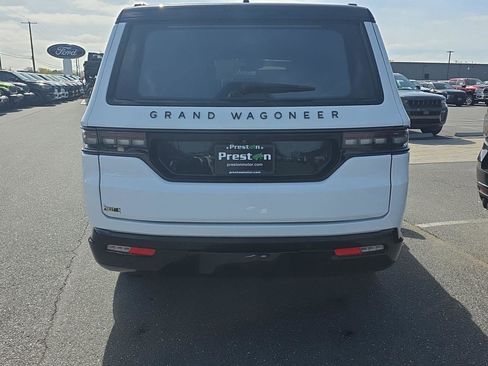 Used 2024 Jeep Grand Wagoneer Series III w/ Rear Seat Video Group 1 image 11