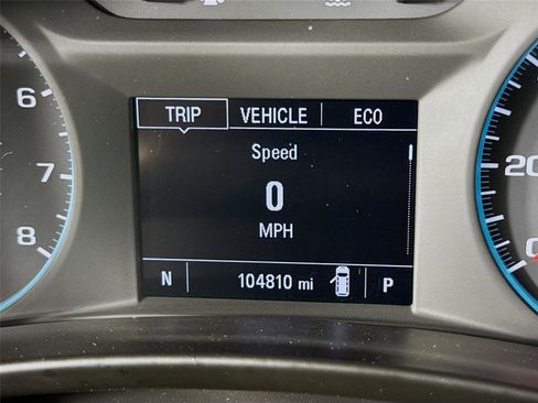 Used 2018 Chevrolet Equinox LT AWD/4WD image 2