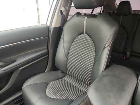 Used 2021 Toyota Camry SE FWD image 16