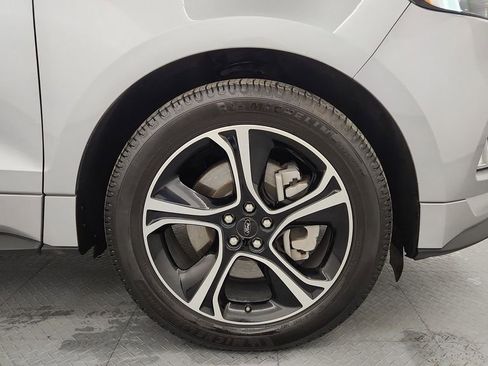 Used 2023 Ford Edge ST image 25