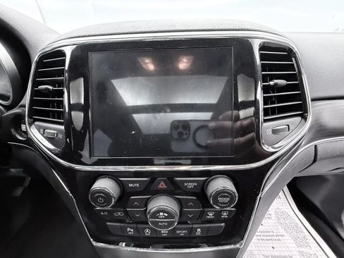 Used 2019 Jeep Grand Cherokee Limited w/ Luxury Group II AWD/4WD image 14