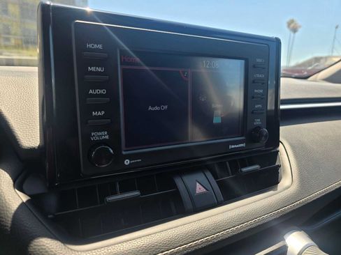Used 2022 Toyota RAV4 LE AWD/4WD image 26