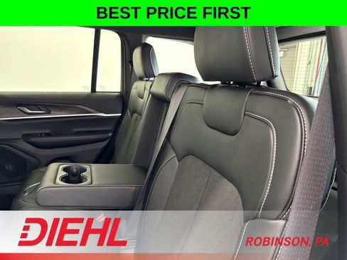 New 2026 Jeep Grand Cherokee Altitude AWD/4WD image 17