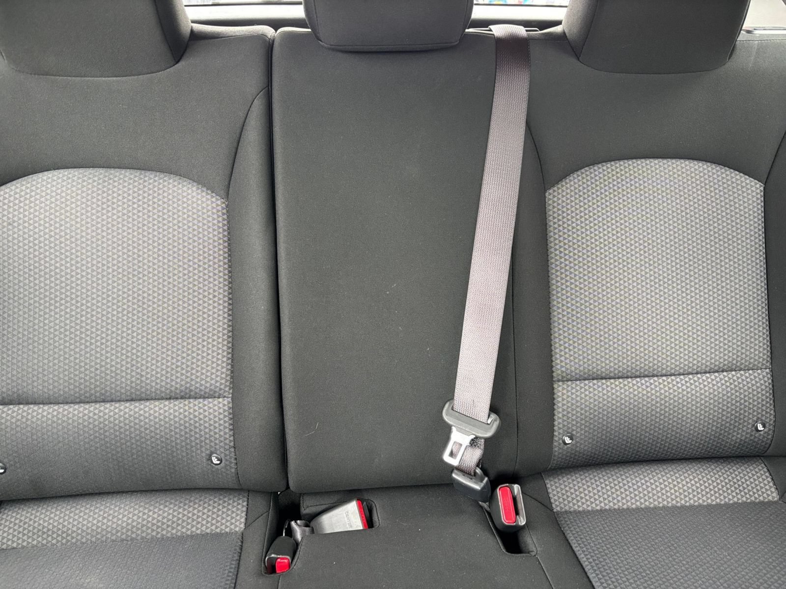 Used 2025 Kia Soul LX w/ LX Technology Package FWD image 35