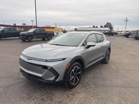 New 2026 Chevrolet Equinox EV LT image 7