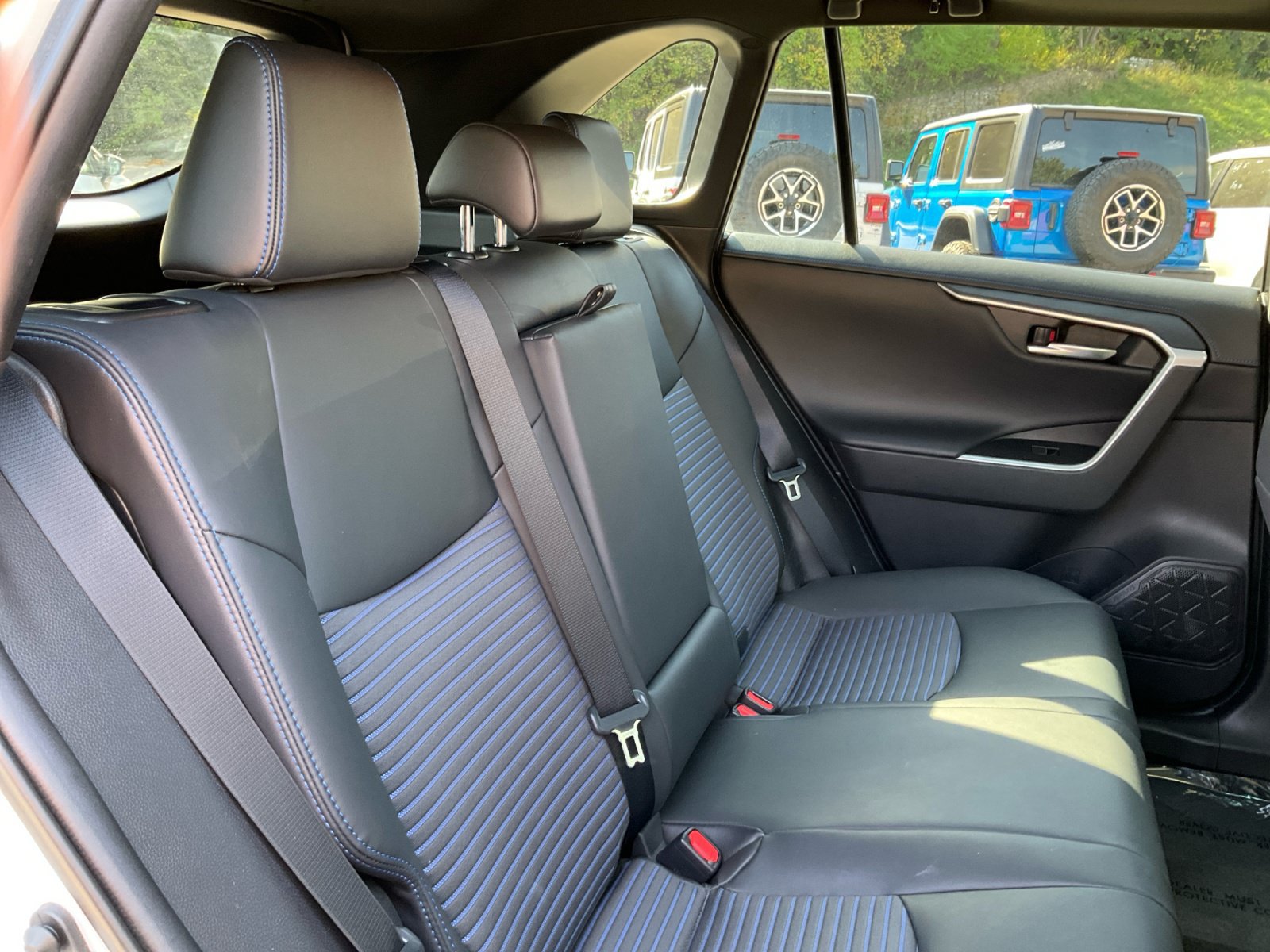 Used 2021 Toyota RAV4 XSE w/ XSE Grade Weather Package AWD/4WD image 19