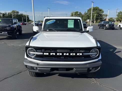 Used 2025 Ford Bronco Outer Banks AWD/4WD image 2