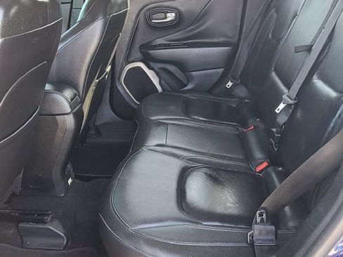 Used 2017 Jeep Renegade Limited FWD image 8