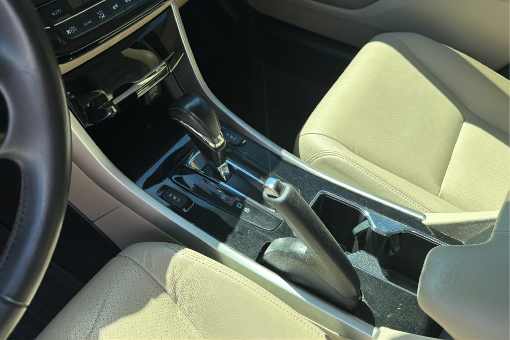 Used 2017 Honda Accord Touring image 22