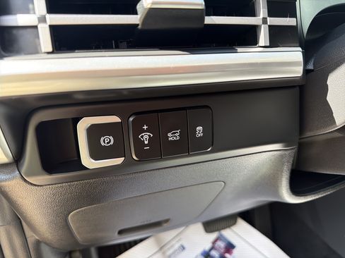 Used 2025 Hyundai Santa Fe SEL FWD image 16