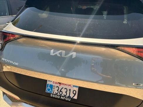 Used 2023 Kia Sportage LX AWD/4WD image 7