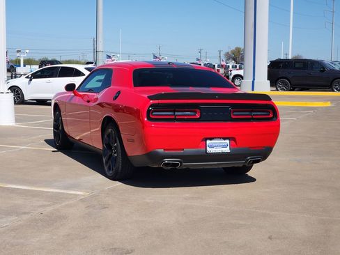 Used 2021 Dodge Challenger SXT w/ Blacktop Package image 5