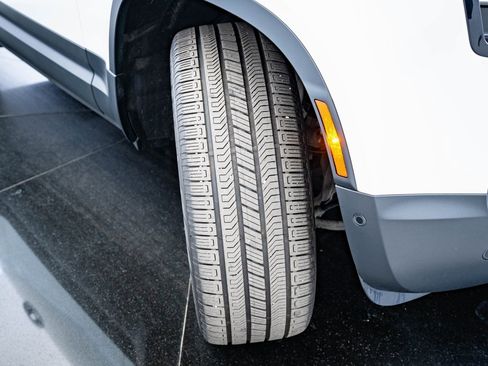 Used 2023 Land Rover Defender 90 S image 40