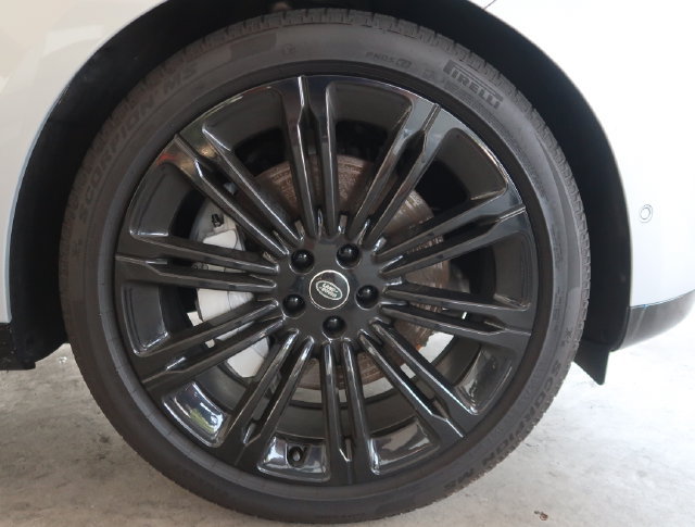 Used 2025 Land Rover Range Rover SE AWD/4WD image 45