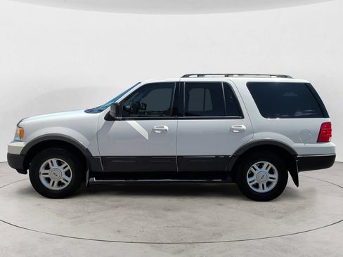 Used 2005 Ford Expedition XLT AWD/4WD image 2