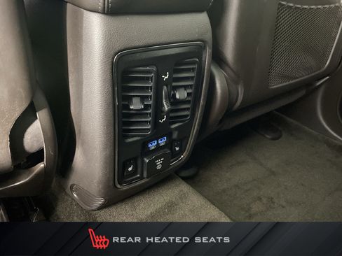 Used 2018 Jeep Grand Cherokee Overland AWD/4WD image 34