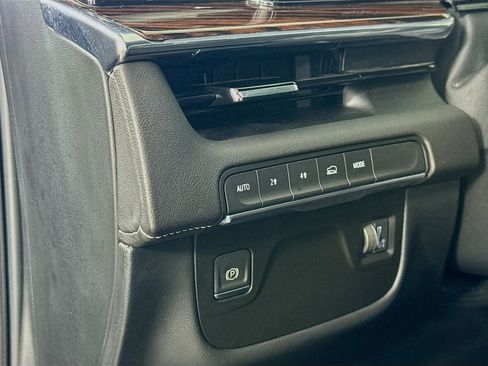 Used 2021 Cadillac Escalade ESV Premium Luxury image 10