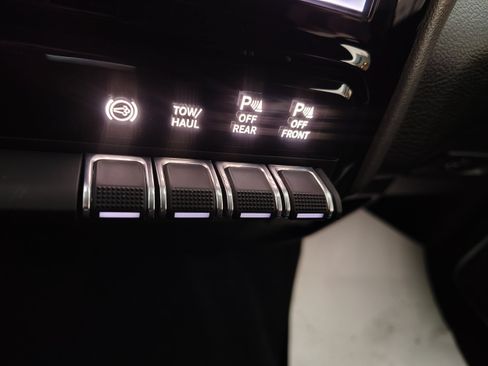 Used 2026 RAM 2500 Laramie AWD/4WD image 37