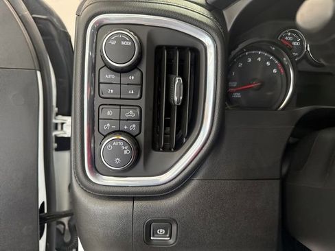 Used 2021 Chevrolet Silverado 1500 RST w/ Z71 Off-Road Package AWD/4WD image 25