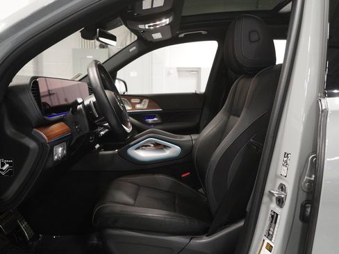 Certified 2024 Mercedes-Benz GLS 580 4MATIC image 2