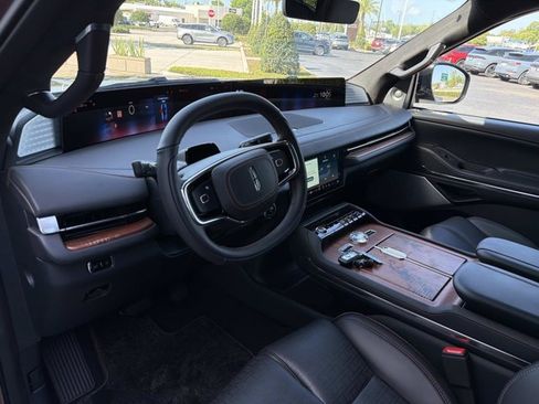 New 2026 Lincoln Navigator Black Label AWD/4WD image 14