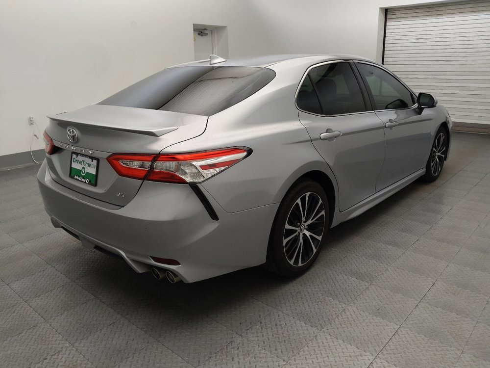Used 2020 Toyota Camry SE w/ Carpet Mat Package FWD image 9