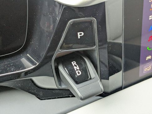 New 2026 Porsche Macan Electric image 20