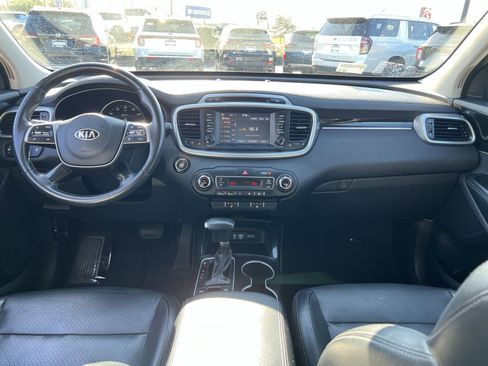 Used 2019 Kia Sorento EX AWD/4WD image 22