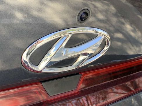 Used 2021 Hyundai Elantra SE image 6
