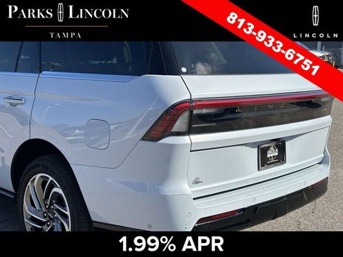 Certified 2025 Lincoln Navigator Reserve AWD/4WD image 10