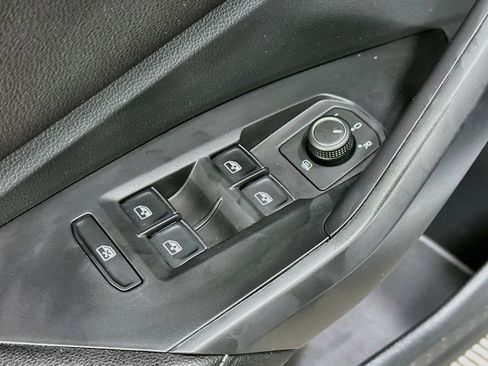 Used 2024 Volkswagen Jetta SE w/ Panoramic Sunroof Package FWD image 15