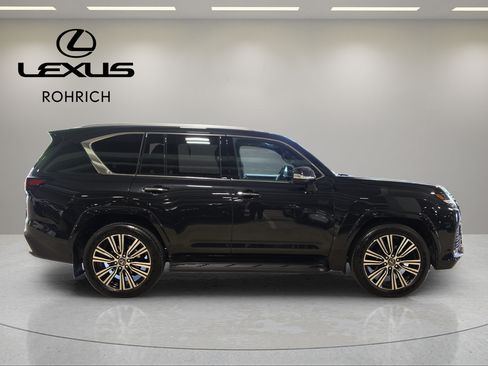 New 2026 Lexus LX 600 4WD w/ Luxury Package image 5