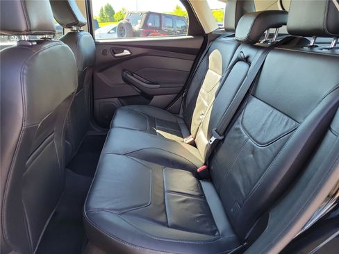 Used 2017 Ford Focus Titanium FWD image 13