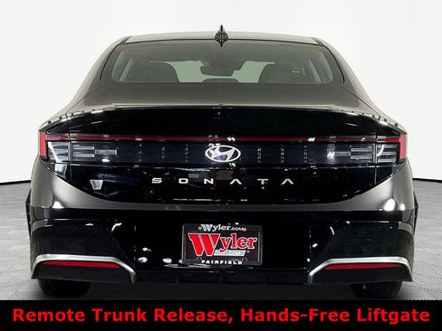Used 2025 Hyundai Sonata SEL FWD image 5
