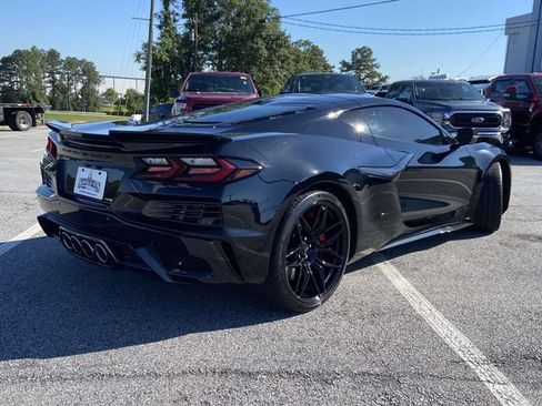 Used 2026 Chevrolet Corvette Z06 RWD image 3