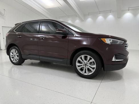 Used 2024 Ford Edge Titanium image 1