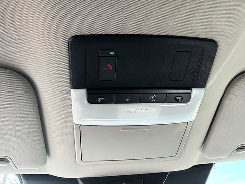 Certified 2025 Nissan Pathfinder SV image 21