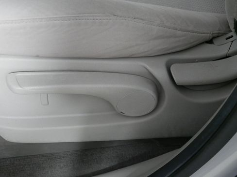 Used 2017 Kia Sedona L image 20