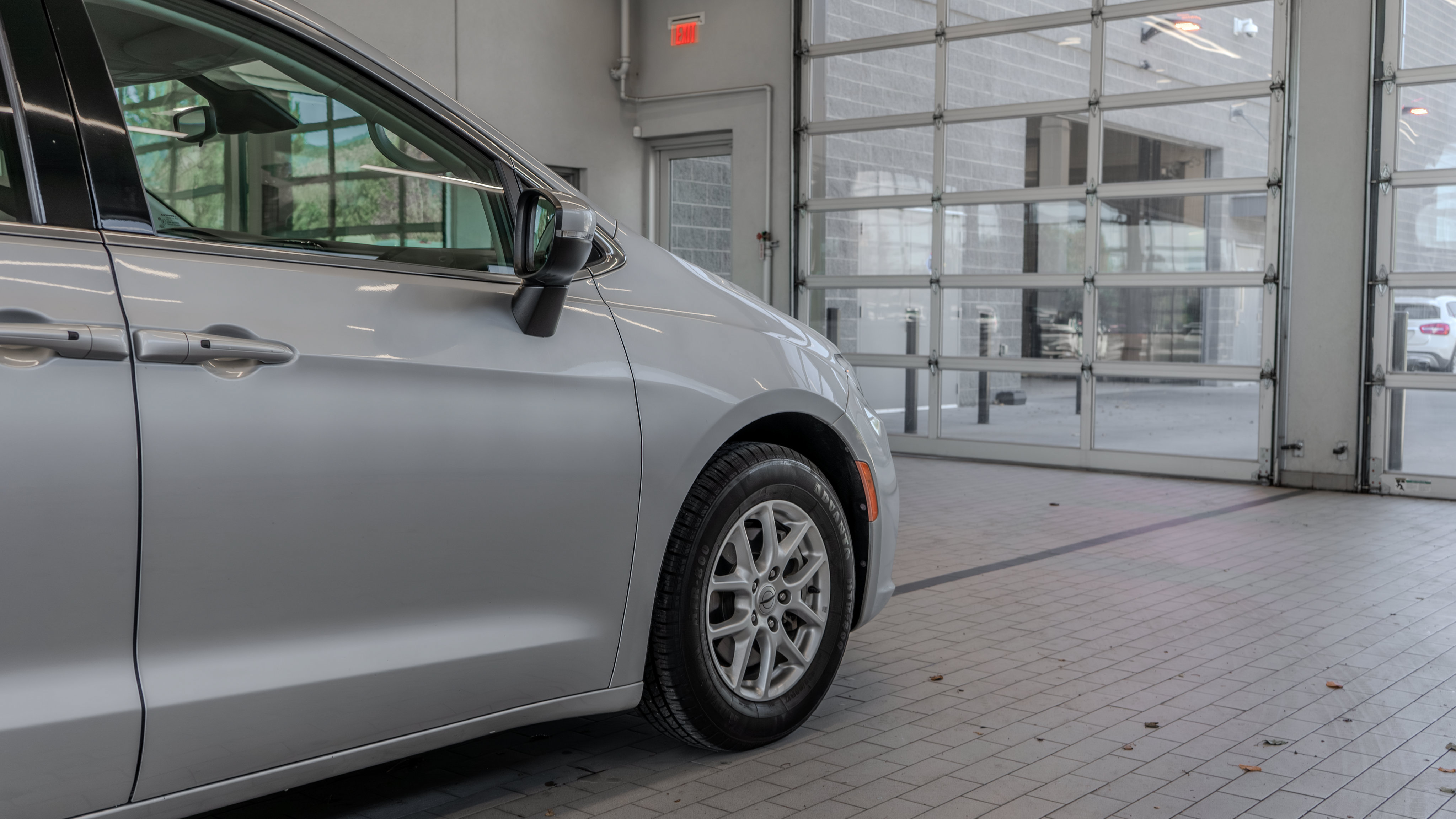 Used 2023 Chrysler Pacifica Touring-L FWD image 29