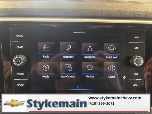 Used 2022 Volkswagen Atlas Cross Sport SEL R-Line image 21