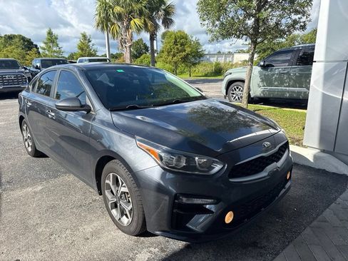 Used 2021 Kia Forte LXS FWD image 2