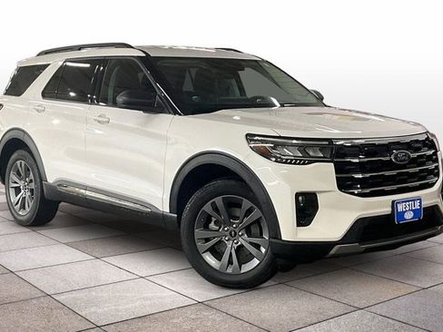 Certified 2025 Ford Explorer Active w/ Active Comfort Package AWD/4WD image 1