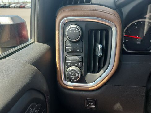 Used 2022 Chevrolet Silverado 2500 High Country w/ Safety Package II AWD/4WD image 25