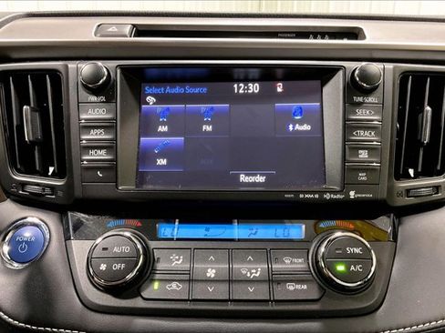 Used 2018 Toyota RAV4 Limited AWD/4WD image 32